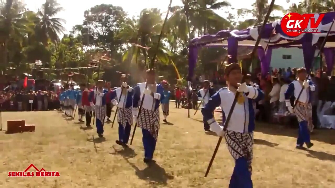 Kirab Seni dan Budaya Meriahkan Hari Jadi Desa Girisekar Panggang