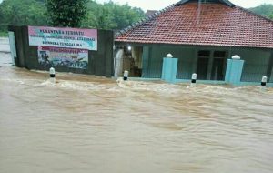Lokasi: Depan SMK Negeri Tanjungsari