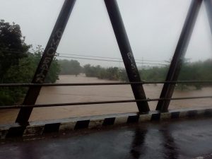 Sungai Oya Karangtengah meluap