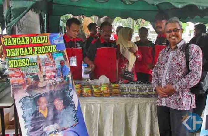 Gb. Panewu Patuk berfoto bersama para pelaku UMKM di Patuk