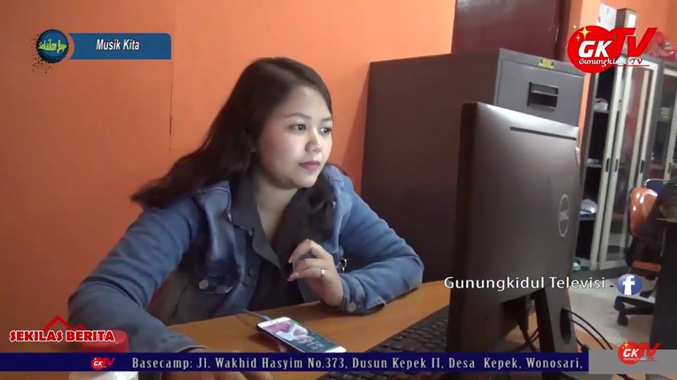 Salah satu personel karyawan di kantor Panwaslu Gunungkidul